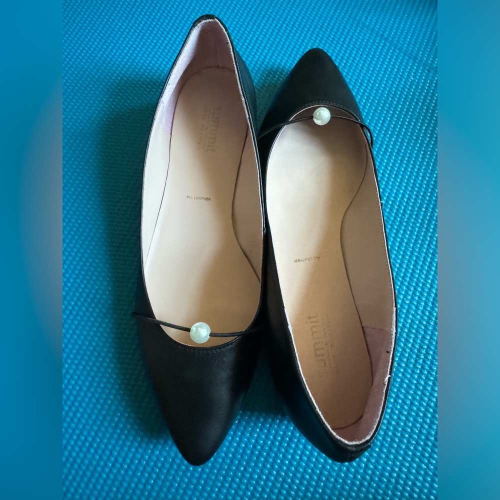 Summit by my white mountain size 38 Italian black leather flats